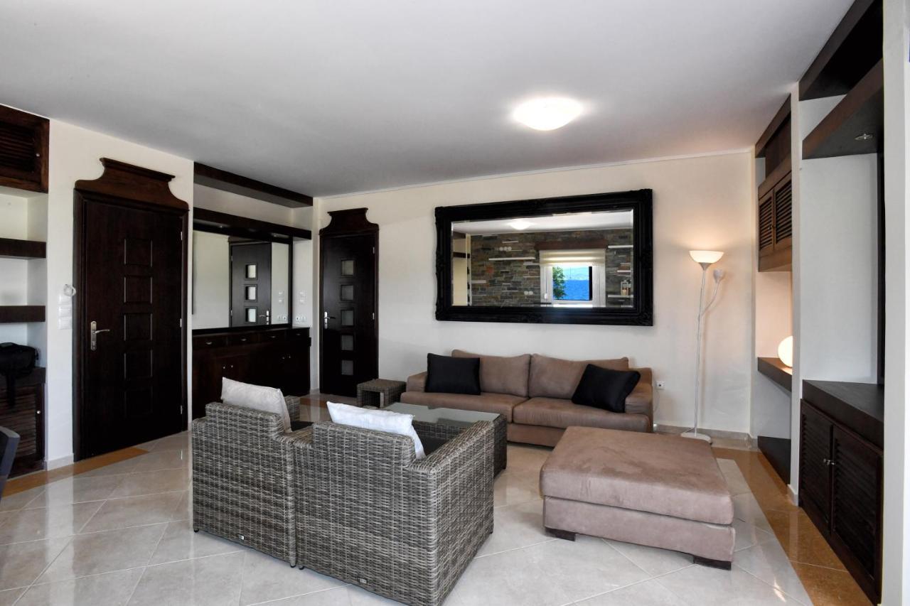 דירות קאטו אלמירי Livas Almyri Seafront Flat מראה חיצוני תמונה